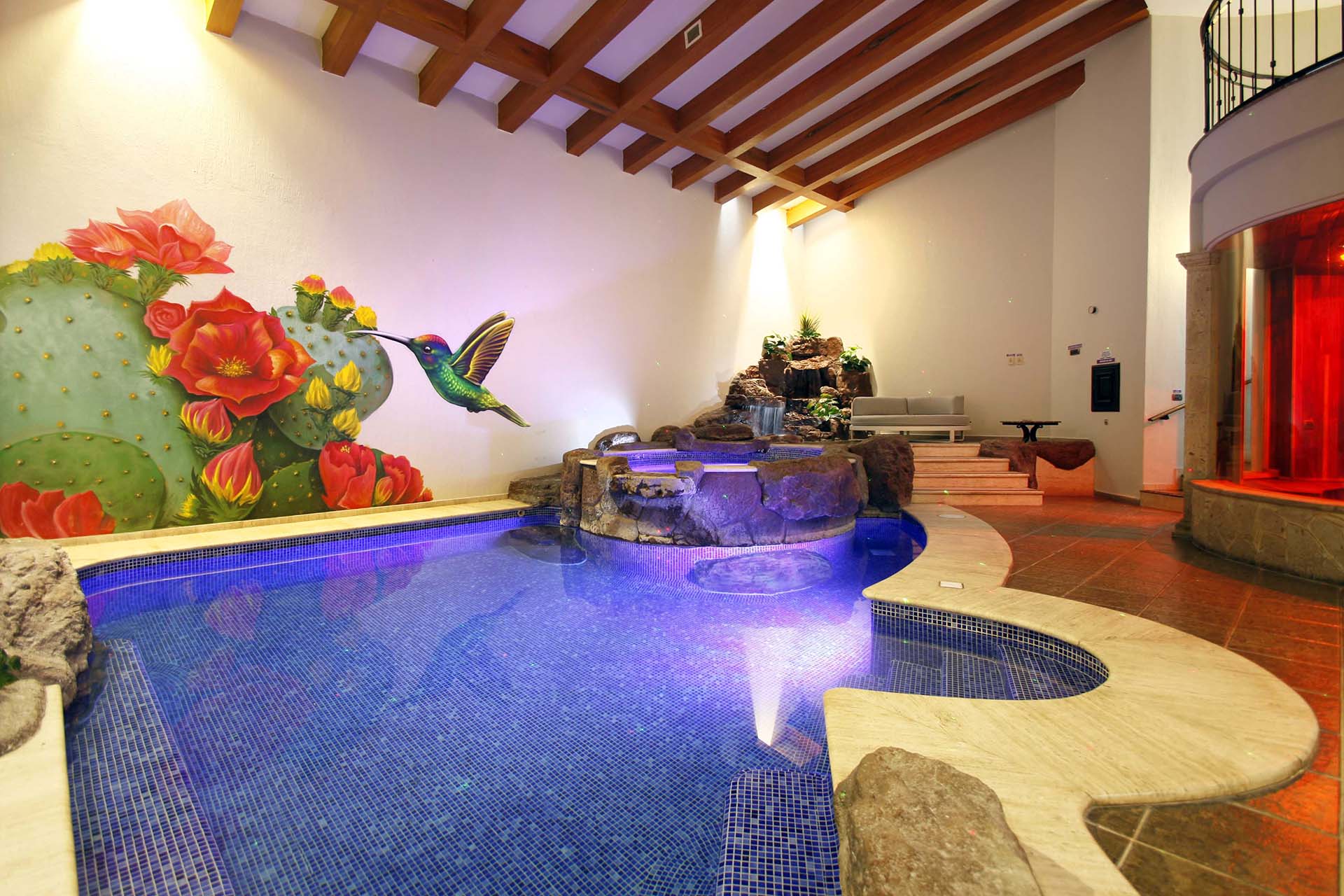 REAL SUITE Thematic, Pool, Jacuzzi$ 3,500 M.N.